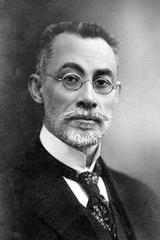 ДРАВЕРТ Петр Людовикович (1879-1945). В 1927 г. возглавил метеоритную комиссию при Омском отдлении Всесоюзного астрономо-геодезического общества